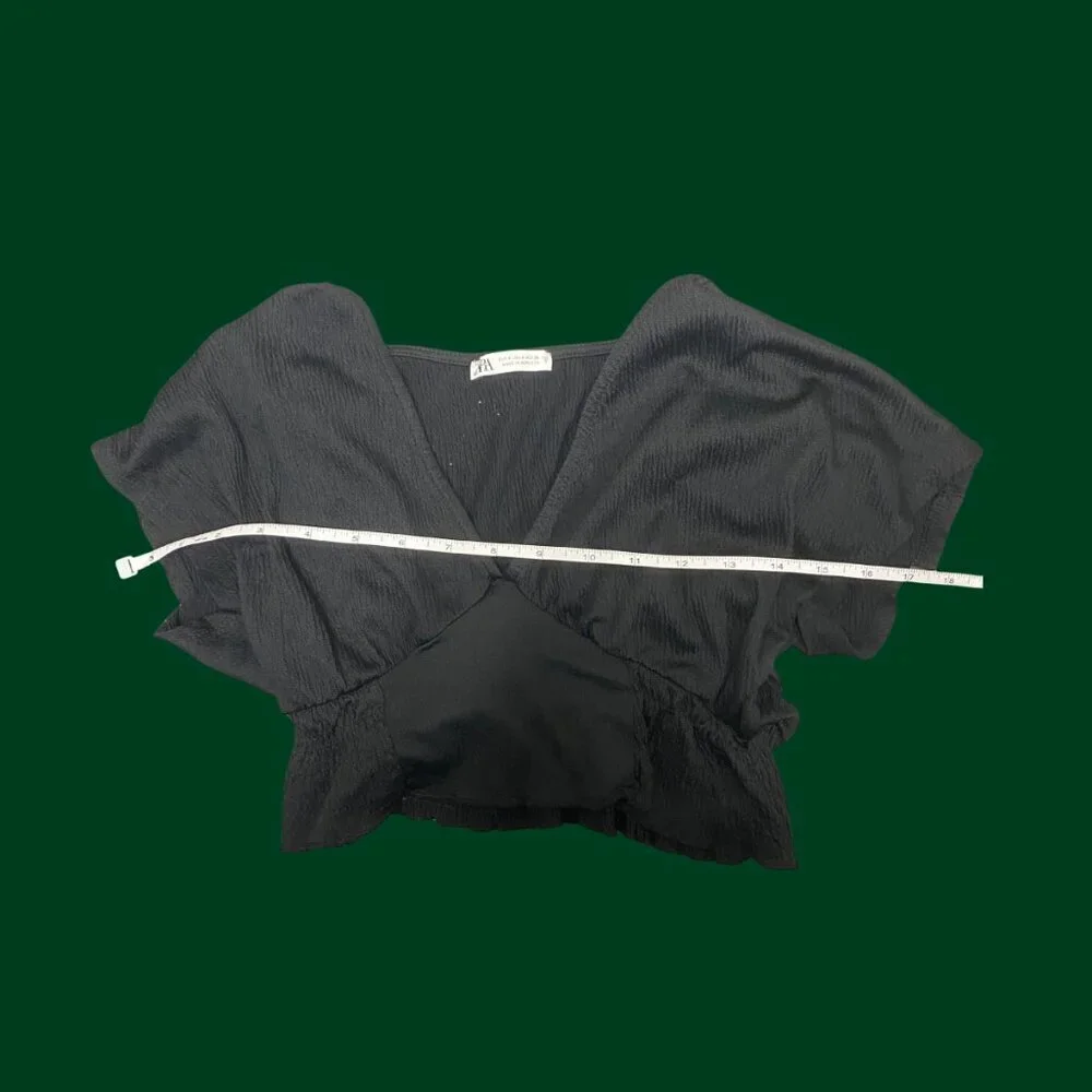 ✨ Zara Black Textured Wrap Crop Top (Size S) - Picture 3 of 6